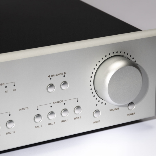 Bryston BR20 | Préamplificateur lecteur réseau, dac